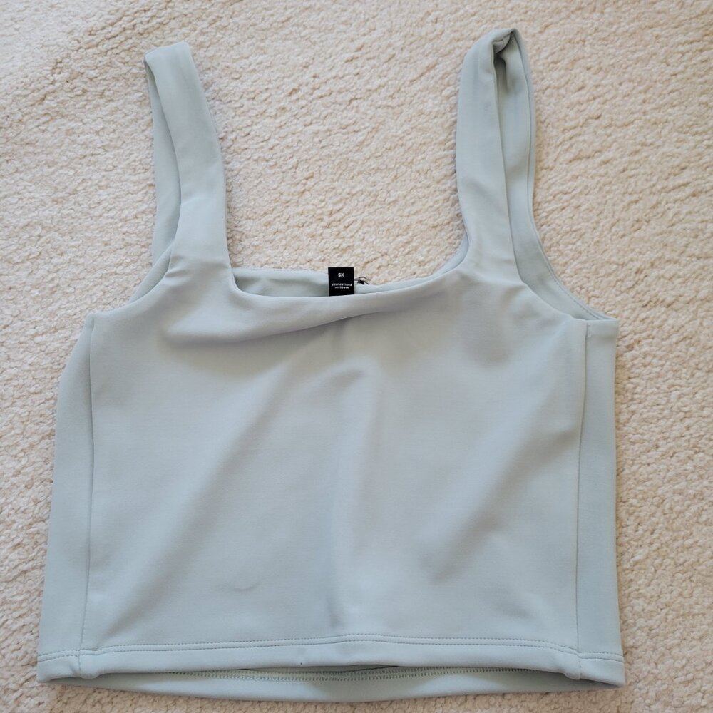 NWT EXPRESS - Body Contour High Compression Square Neck Cropped Tank (Size XS) - Picture 4 of 6